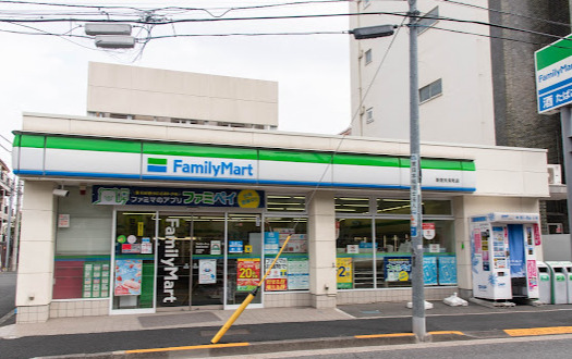 コンビニ　ファミリーマート 新宿矢来町店（コンビニ）まで690m