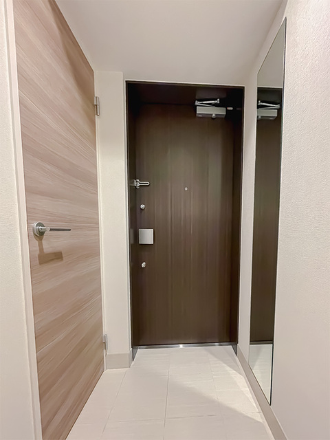 玄関　※写真は同タイプ住戸です。
