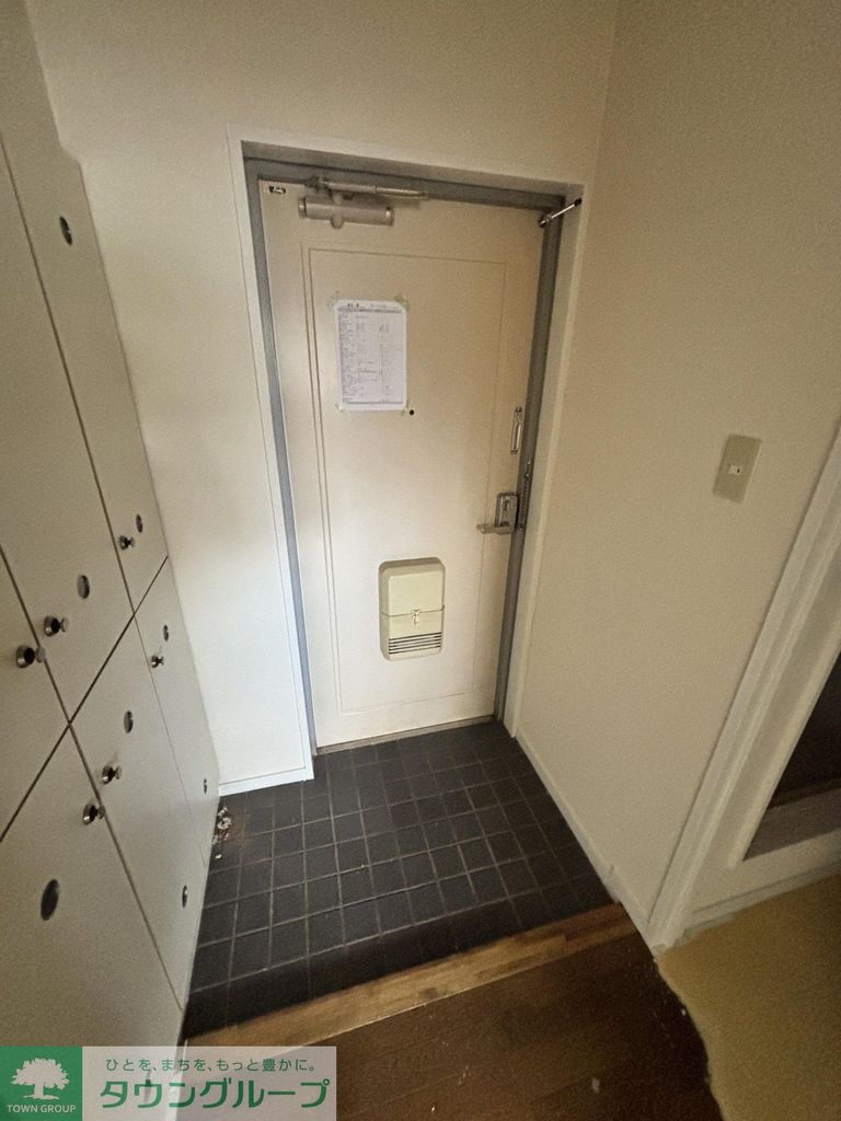 サンウィング稲荷町の玄関写真