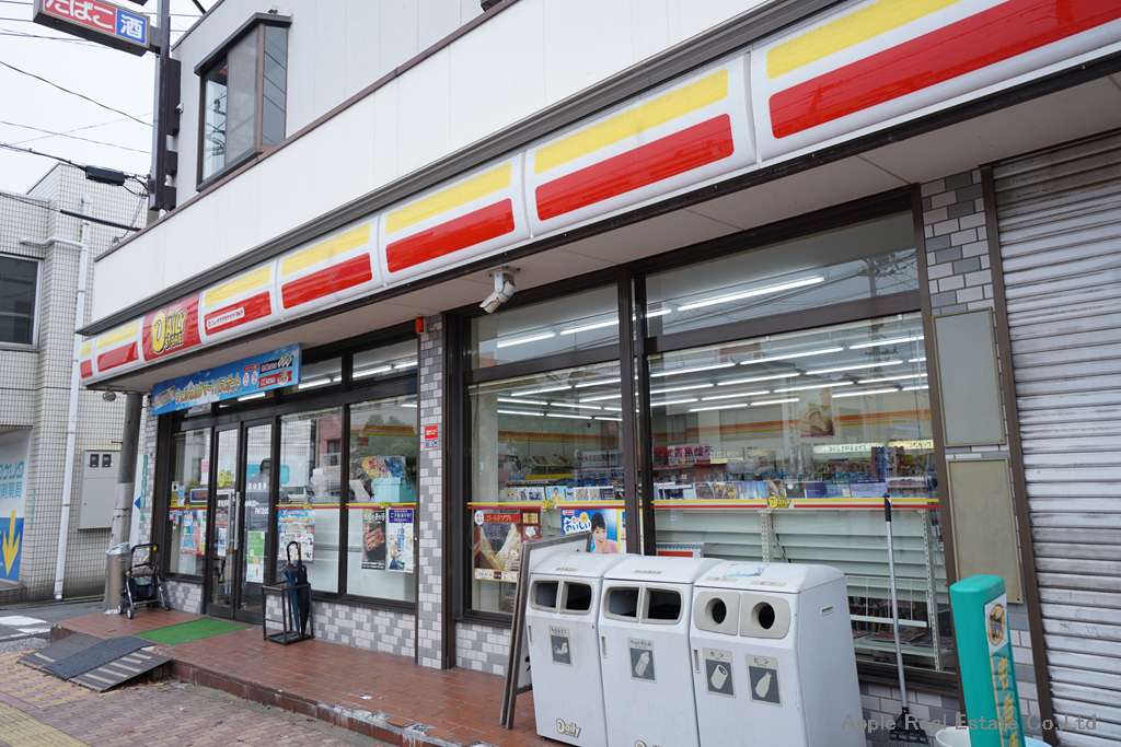 コンビニ　【ニューヤマザキデイリーストア若松浜町店】（コンビニ）まで516m