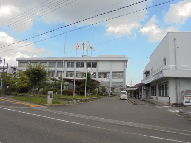 役所　野洲市役所（役所）まで700m