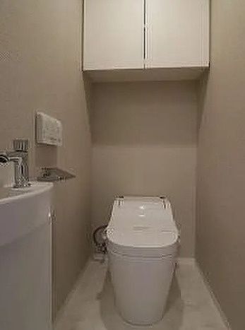 トイレ　別タイプ部屋　参考写真です