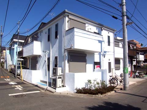 建物外観　★安心のオートロック付き★