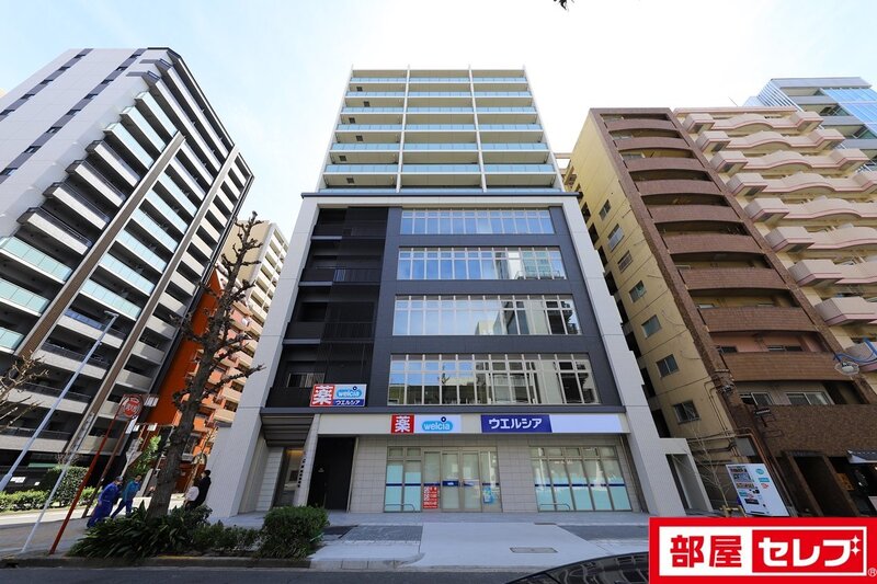ドラックストア　ウエルシア名古屋丸の内2丁目店（ドラッグストア）まで285m