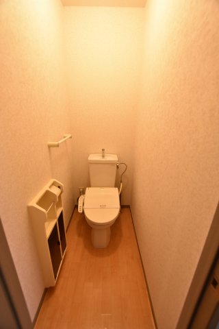 トイレ　別号室の画像です。ご参考下さい