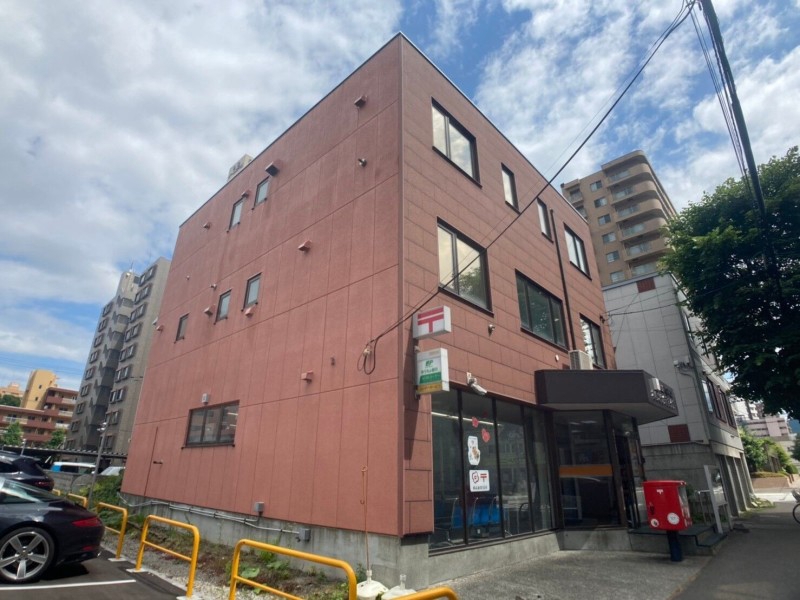 郵便局　札幌北七条西郵便局（郵便局）まで232m