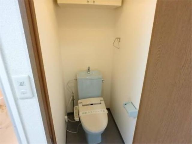トイレ　洗浄便座です