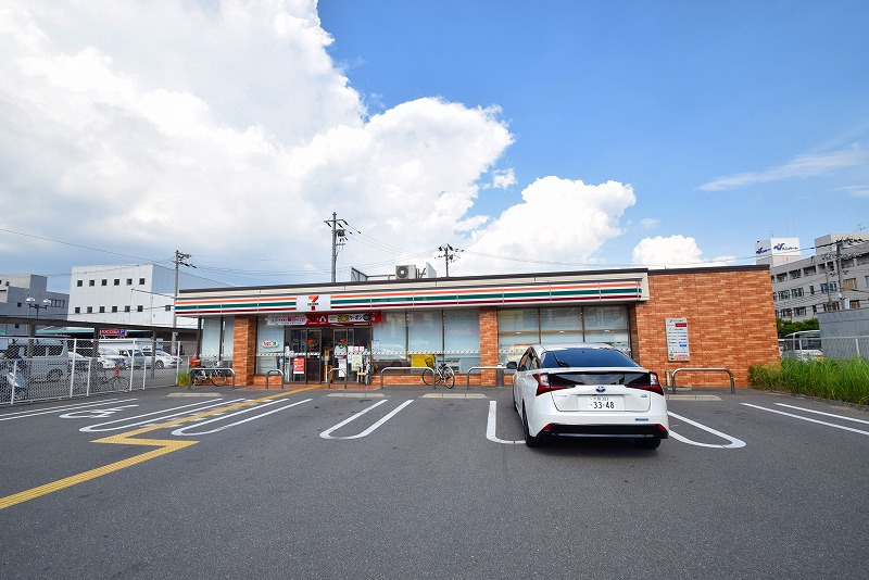 コンビニ　セブンイレブン 東大阪長田中3丁目店（コンビニ）まで386m