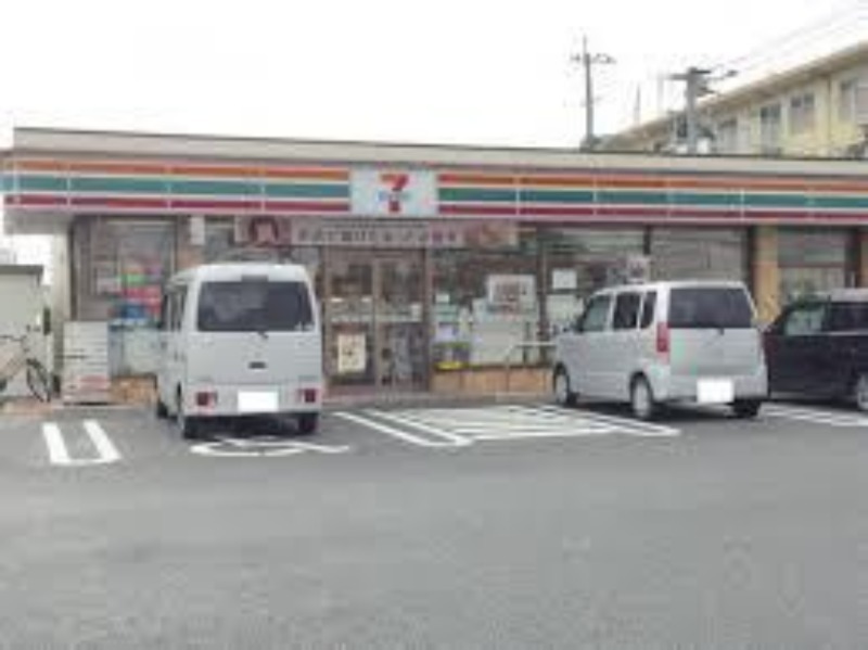 コンビニ　セブンイレブン博多那珂6丁目店（コンビニ）まで782m