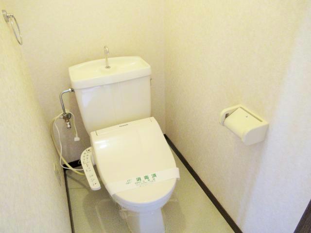 トイレ　温水洗浄便座