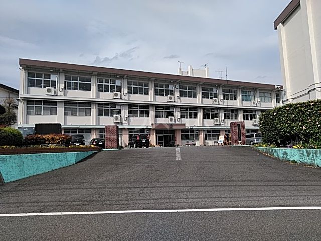 中学校　富士宮市立富士根南中学校（中学校）まで1447m