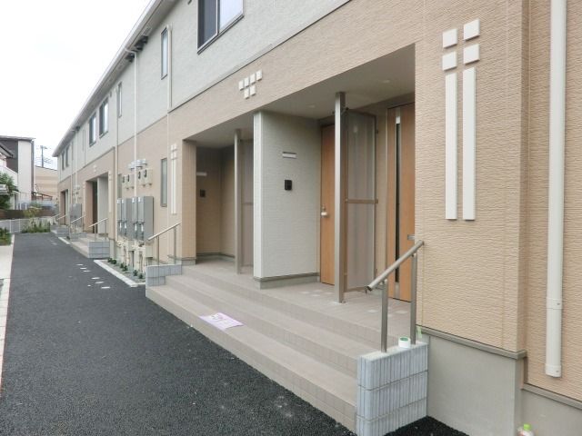 エントランス　きれいなエントランスです