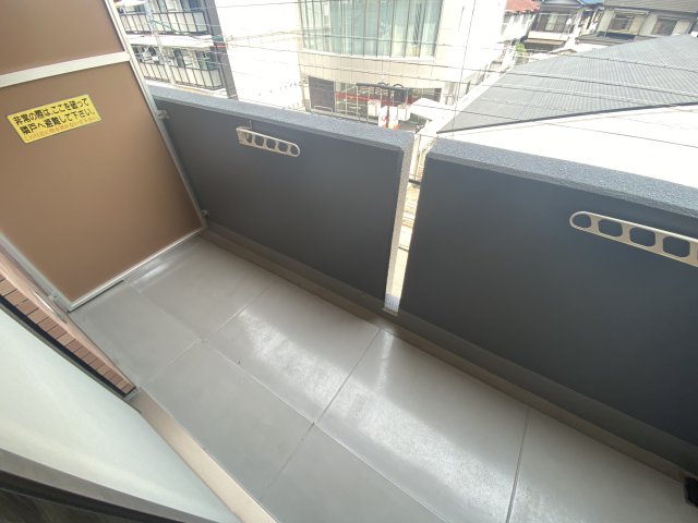 バルコニー　陽当たり良好なバルコニーです