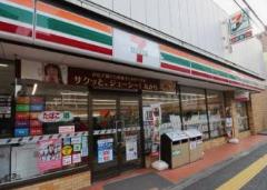 コンビニ　セブンイレブン文京千石1丁目店（コンビニ）まで382m