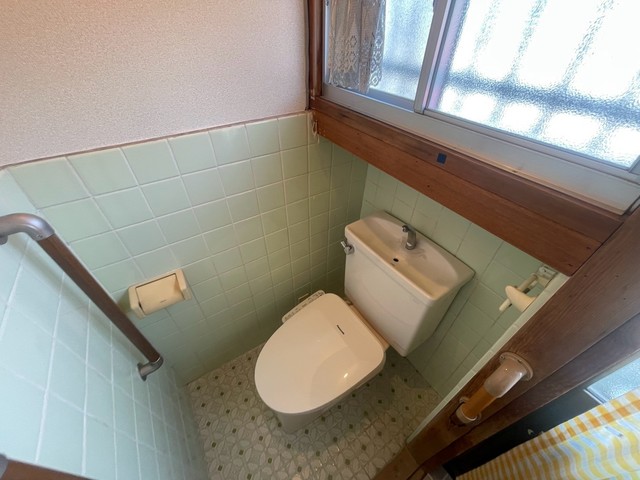 津之江町2丁目連棟貸家のトイレ写真