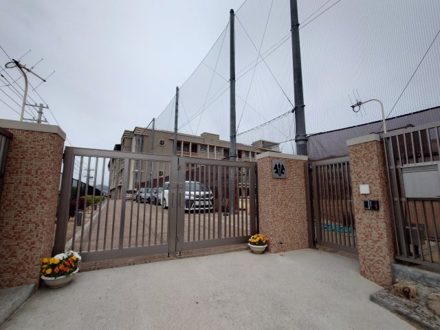 小学校　神戸市立御影北小学校（小学校）まで351m