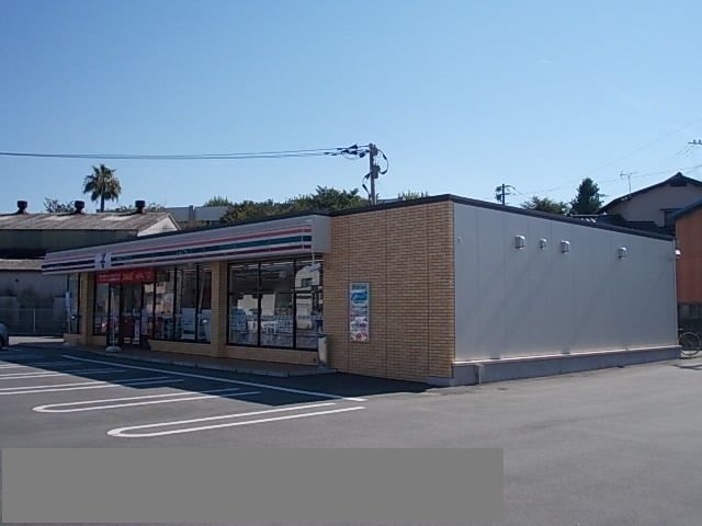コンビニ　セブンイレブン二軒茶屋店（コンビニ）まで800m