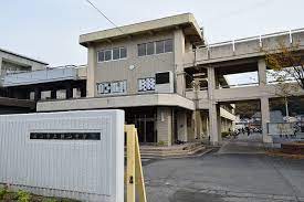 中学校　岡山市立操山中学校（中学校）まで821m