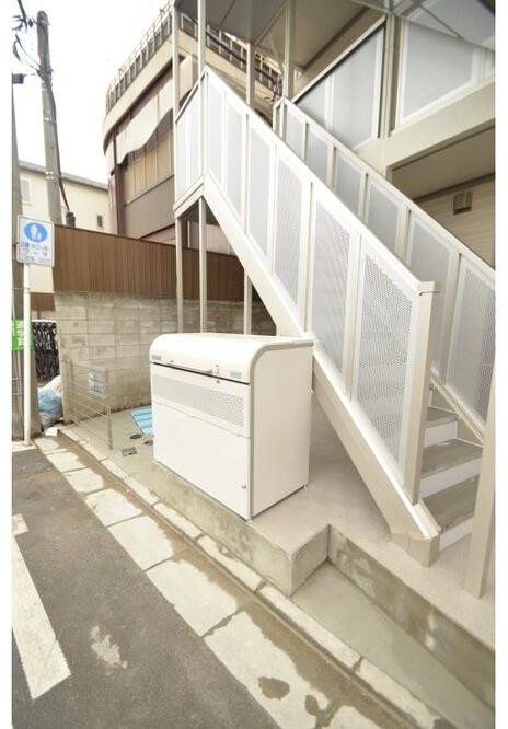 エントランス　管理の行き届いたエントランスです♪