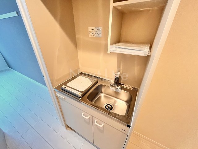 キッチン　同じ間取りの別部屋の写真です。