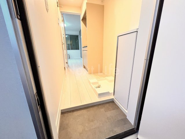 玄関　同じ間取りの別部屋の写真です。