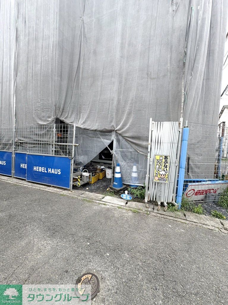 エントランス　駐車場