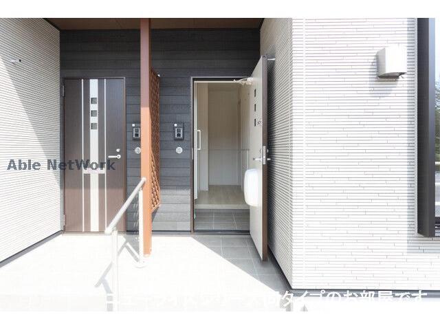 玄関　※同モデルイメージ