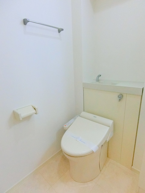 トイレ　★ウォシュレット付きトイレです★