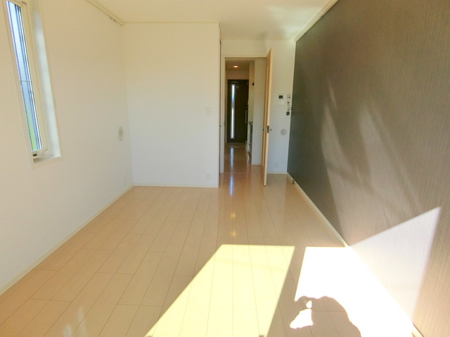 その他部屋・スペース　★陽当り良好★おしゃれなアクセントクロス★