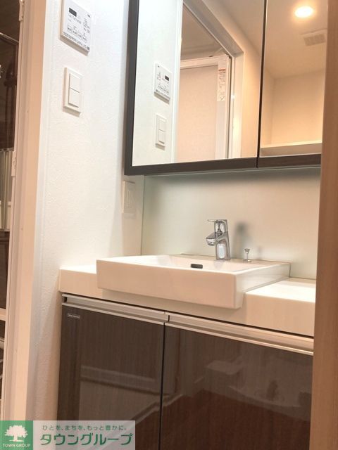 洗面設備　※写真は同タイプ住戸です。