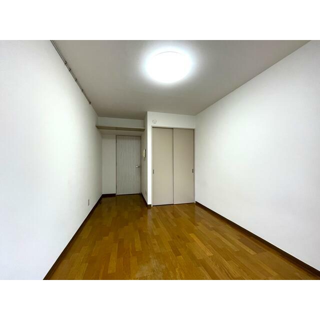 その他　※同タイプ別室参考写真※フローリング仕様でお掃除もしやすく、