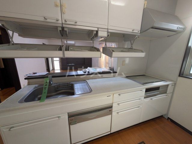 戸崎町榎ヶ坪貸家のキッチン写真