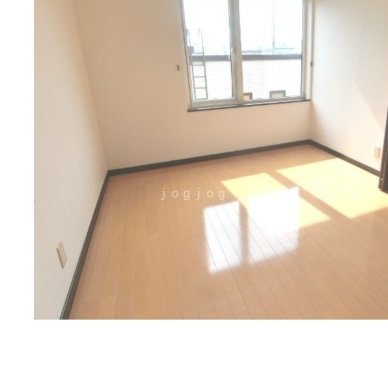 その他部屋・スペース　日当たりの良い明るいお部屋です。