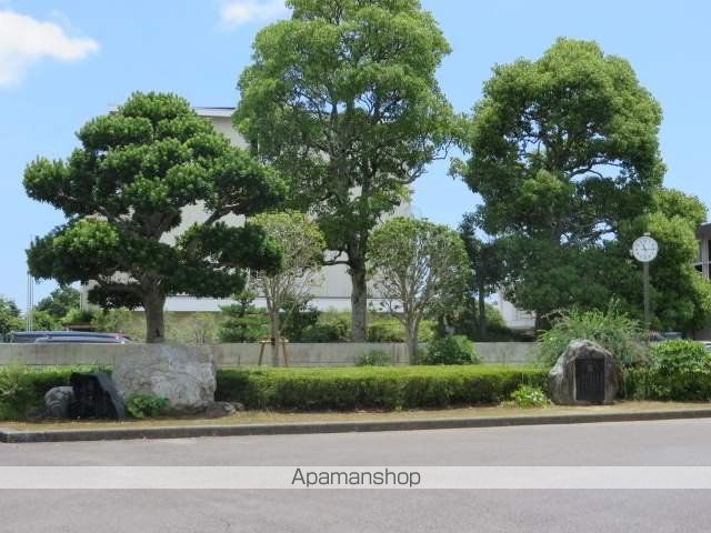 中学校　青島北中学校（中学校）まで2070m