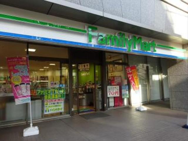 コンビニ　ファミリーマート朝日生命代田橋ビル店（コンビニ）まで717m