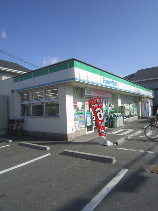 コンビニ　ファミリーマート 門真北島店（コンビニ）まで527m