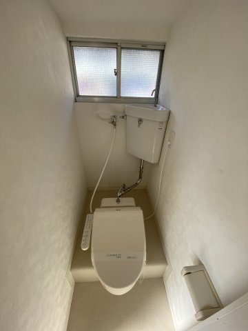 トイレ　別部屋写真参考