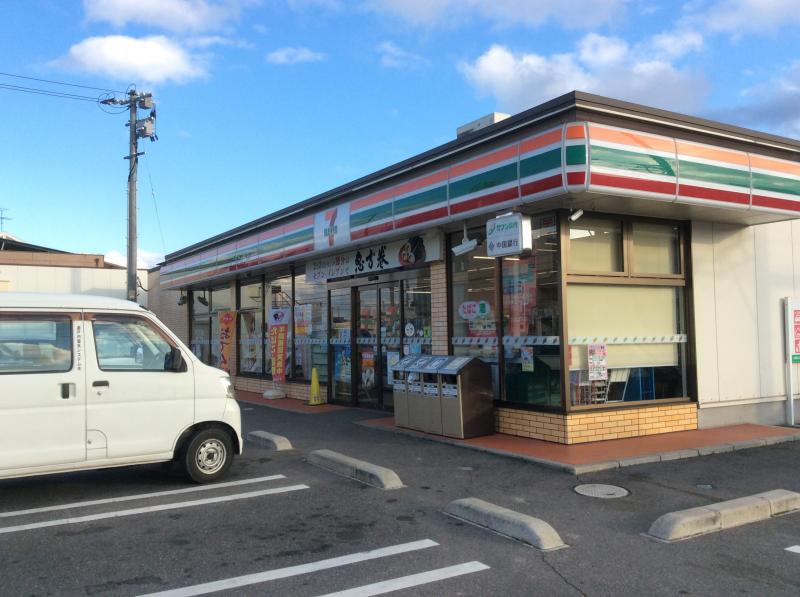 コンビニ　セブンイレブン岡山田中店（コンビニ）まで384m