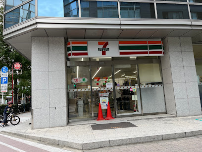 コンビニ　セブンイレブン 日本橋堀留町2丁目店（コンビニ）まで106m
