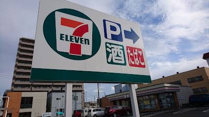コンビニ　セブンイレブン札幌ひばりが丘店（コンビニ）まで228m