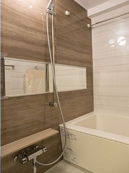バス・シャワールーム　※別部屋の参考写真です。