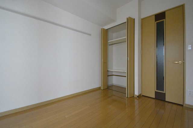 プレサンス名古屋城前の居間写真