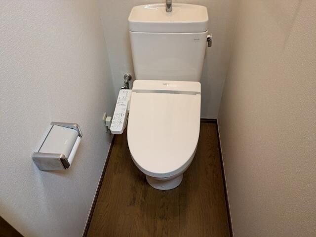 東急東横線 学芸大学駅 徒歩6分 2階建 築28年のトイレ写真