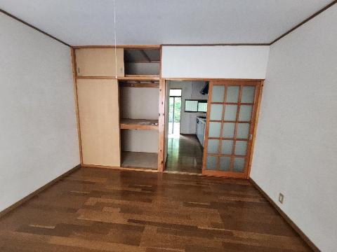 ハイツ栗崎の居間写真