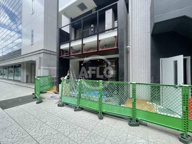 エントランス　アプリーレ西本町　エントランス