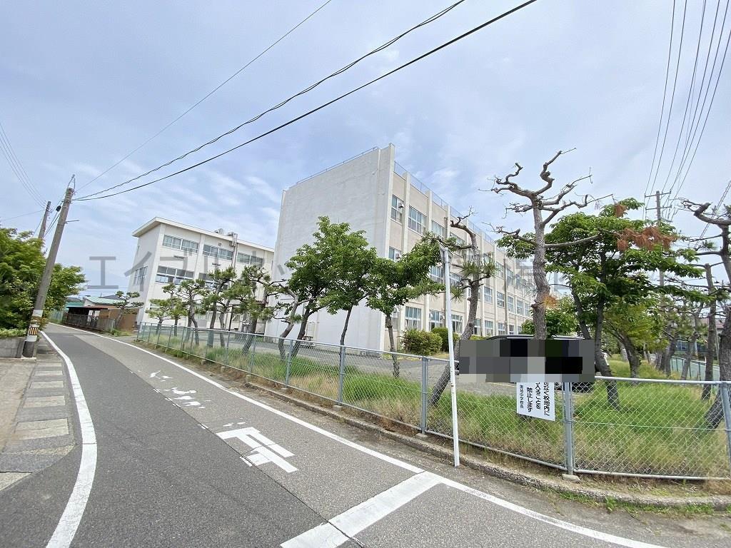 中学校　新潟市立黒埼中学校（中学校）まで2338m