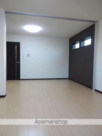 フジパレス山之内の居間写真