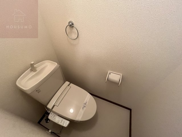 地下鉄千日前線 北巽駅 徒歩13分 3階建 築23年のトイレ写真