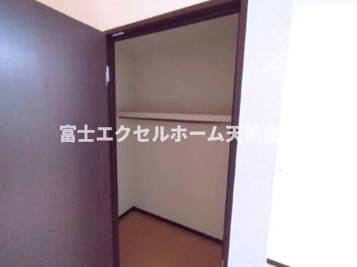 収納　ウォークインクローゼットです♪