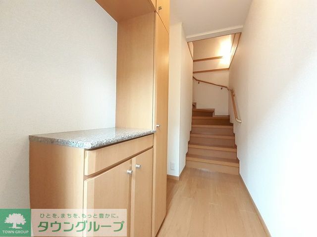 東武東上線 志木駅 バス乗車時間：15分 最寄りバス停で下車 徒歩3分 2階建 築21年の玄関写真